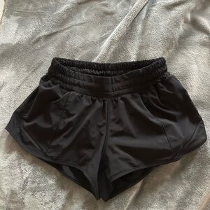 Lululemon 2.5” Hotty Hot